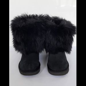 Ugg Classic Fluff Black Boot / Women 7